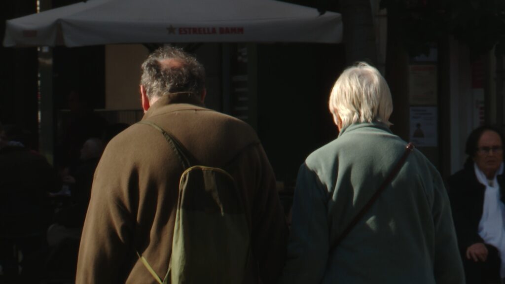 La pensió mitjana de jubilació a Catalunya creix fins als 1.600 euros el mes de febrer | gent gran, pensions, Seguretat Social, sous