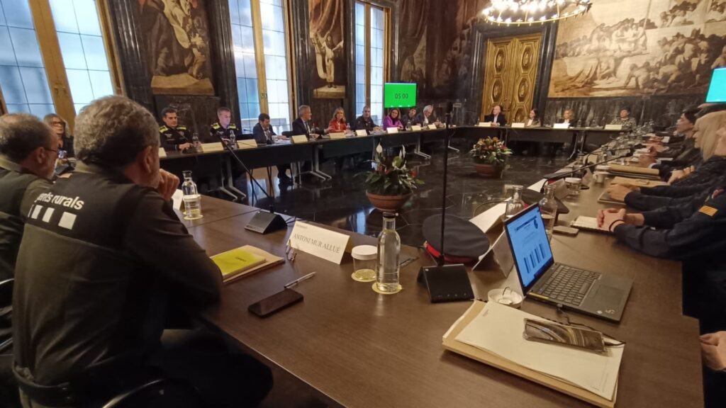 Jaume Collboni celebra la reducció de delictes a Barcelona el 2025: "Tenim una ciutat més segura" | Ajuntament de Barcelona, delictes, Departament d'Interior, Guàrdia Urbana, Jaume Collboni, Mossos d'Esquadra