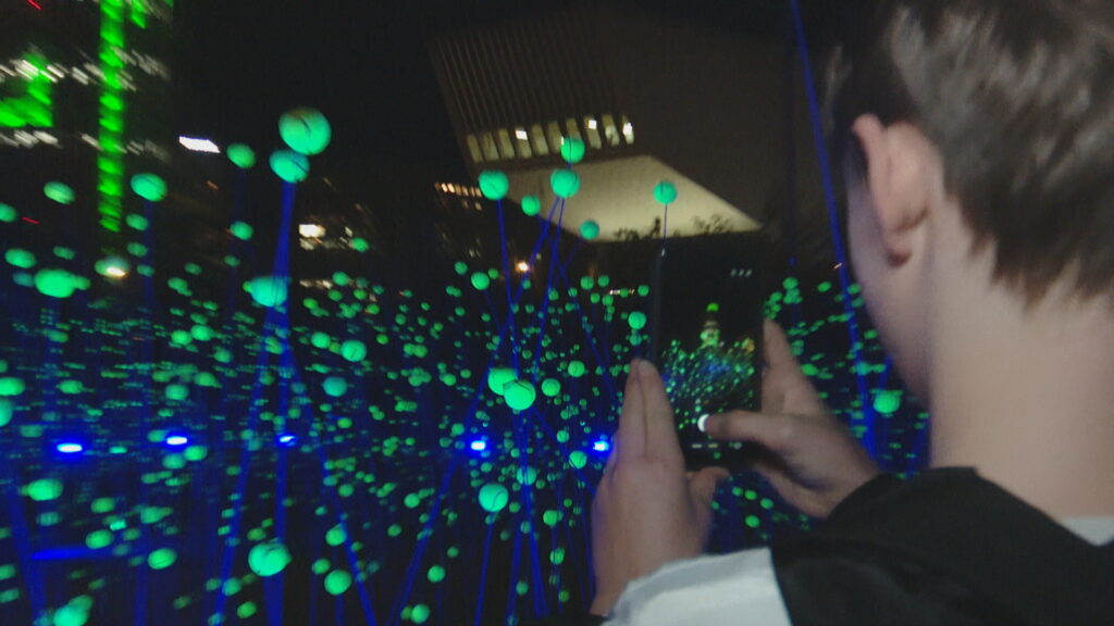 Llum BCN torna a fer a sortir els barcelonins a les nits del Poblenou i enguany, de tota la ciutat | arquitectura, festival, llum