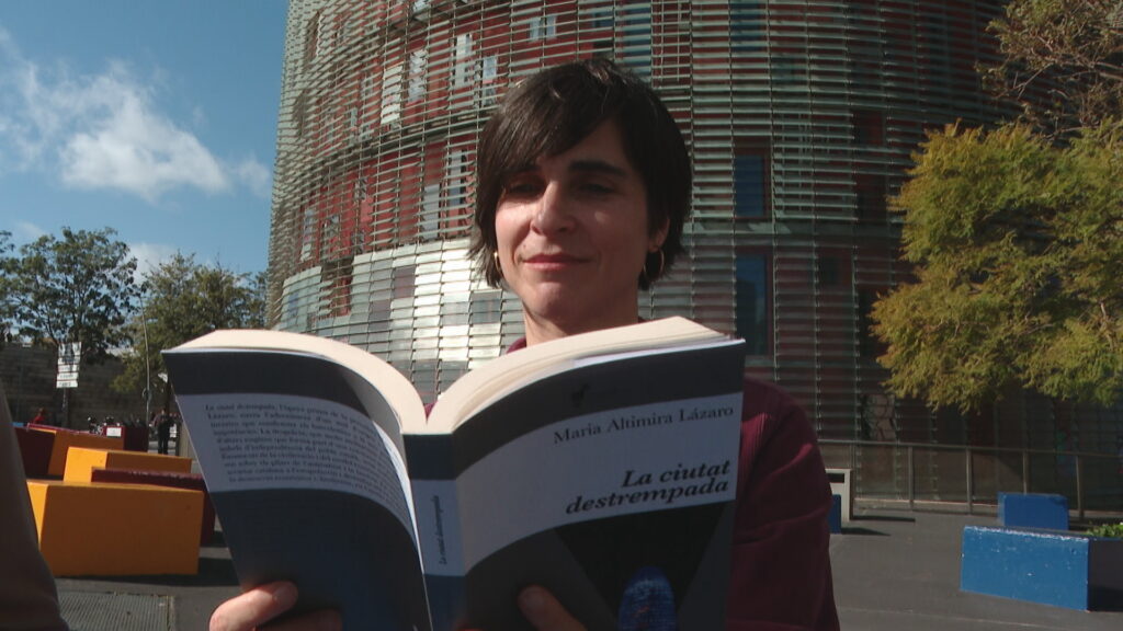 'La ciutat destrempada' narra la desinflada del procés sota l'ombra 'fàl·lica' de la Torre Glòries | Barcelona, novel·la, Torre Agbar
