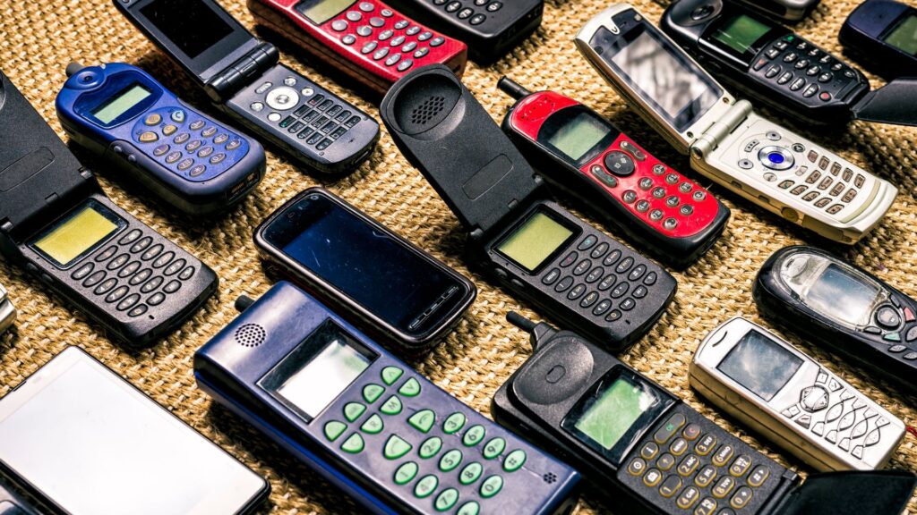 m&ograve;bils antics