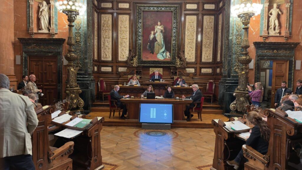 plenari municipal de Barcelona febrer