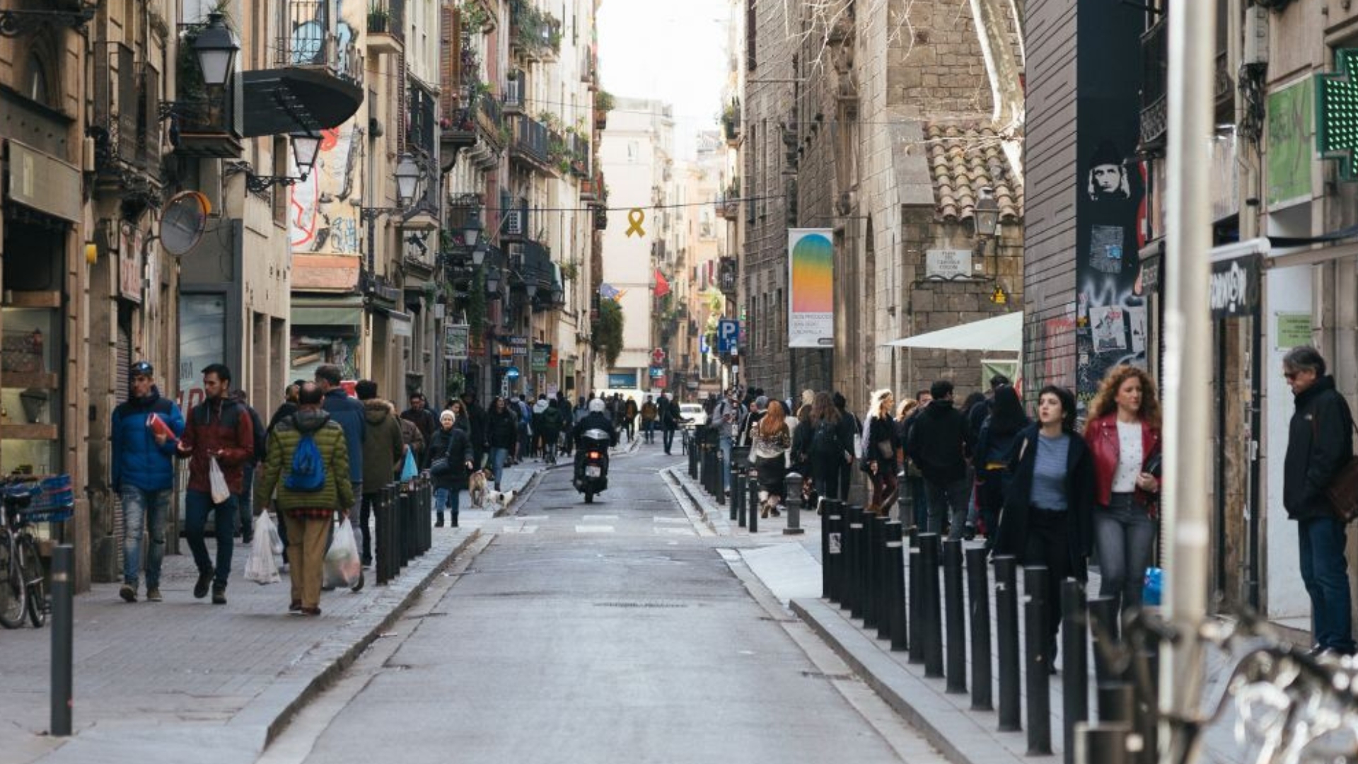 Barcelona suma 100.000 estrangers en quatre anys i ja representen un 25 % de la població | estrangeria, immigració, migrants, multimèdia