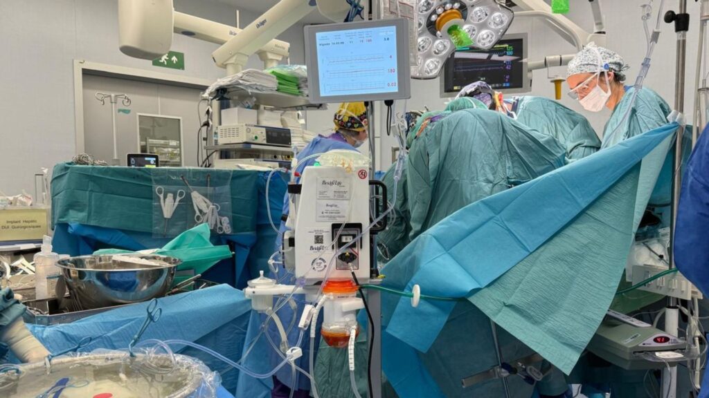 Quir&ograve;fan Hospital Vall Hebron operaci&oacute; fetge