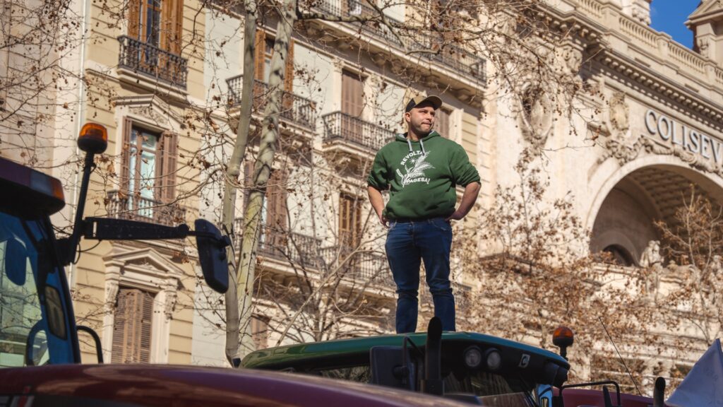 Els pagesos de la tractorada a Barcelona: "Venim a fer pedagogia. Som el vostre rebost" | agricultura, manifestacions a Barcelona, protestes