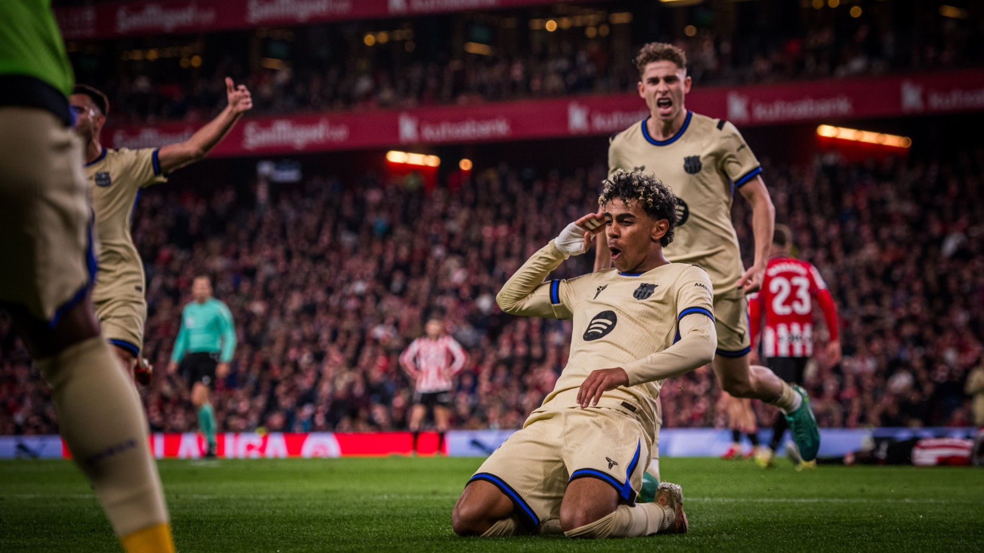Lamine Yamal celebra un gol a San Mamés Athletic Club