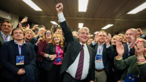 Joan Laporta, reelegit president del Barça per golejada