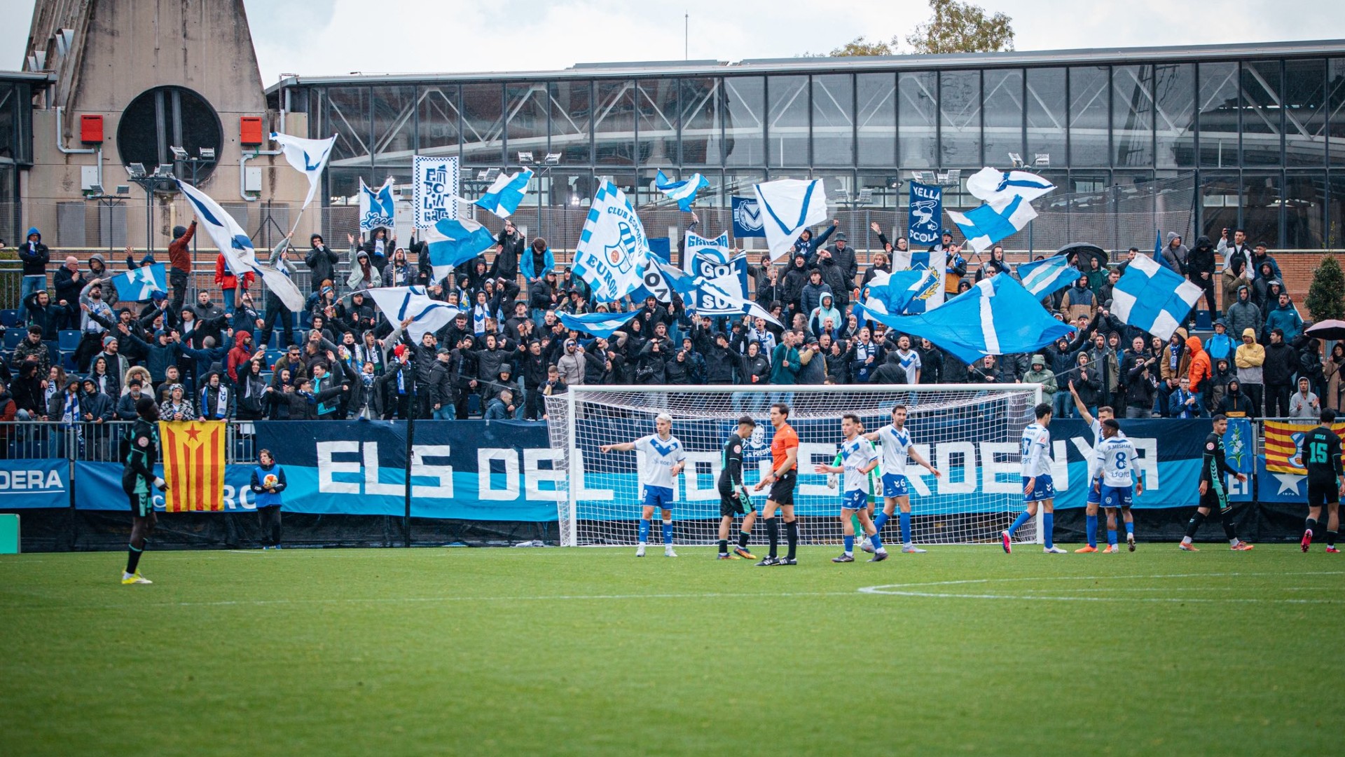 Afició CE Europa a Can Dragó