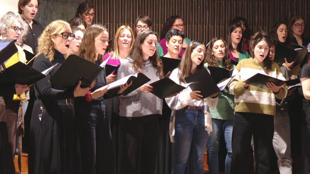 Veus en Femení agermana veus de dones amb una peça inèdita de Stephanie Macchi | Dia Internacional de les Dones, dones, entitats, música coral