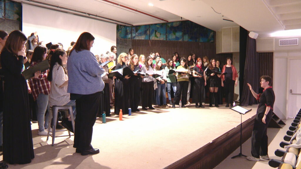 Veus en Femení agermana veus de dones amb una peça inèdita de Stephanie Macchi | Dia Internacional de les Dones, dones, entitats, música coral