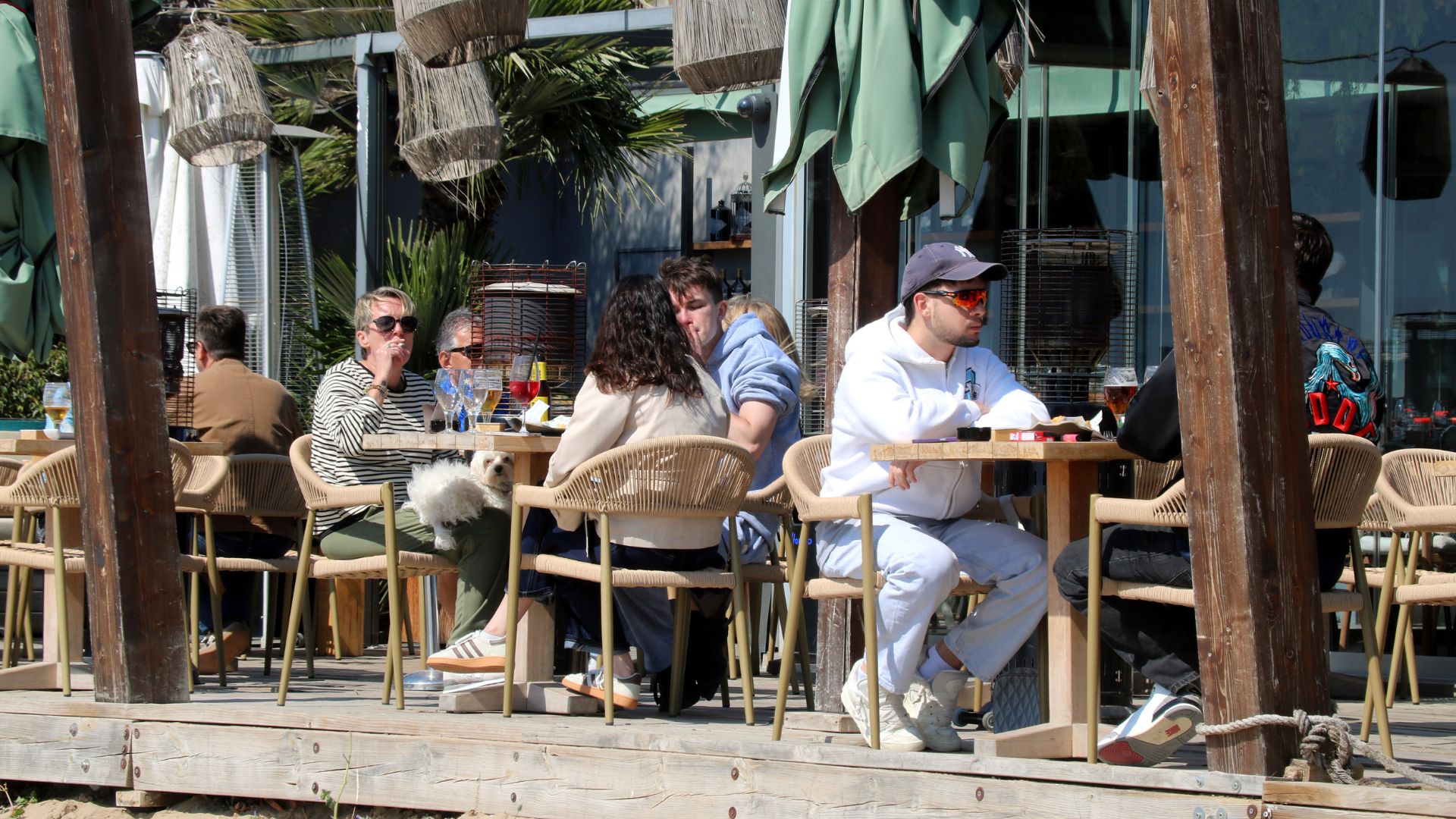 El sector turístic preveu una Setmana Santa amb alta ocupació i la neu i el bon temps com a reclam | hotels, restauració, Setmana Santa, vacances
