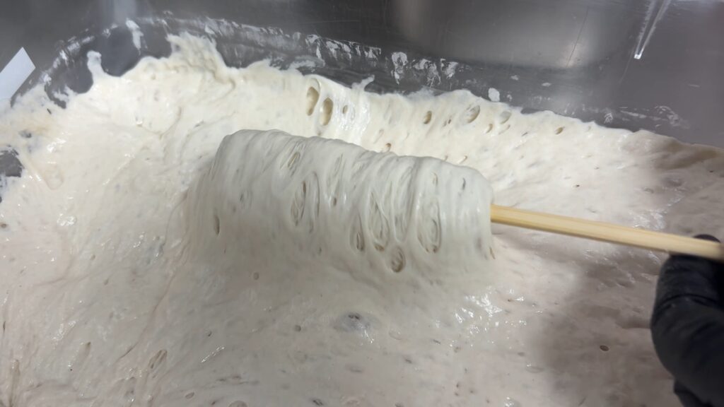 Rice dog: La salsitxa coreana coberta d'arròs que ja es menja pels carrers de Barcelona | cuina, Ingredients, Receptes