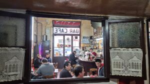 Els últims anys del Mestres, el bar nonagenari més genuí de Barcelona, a les Tres Torres