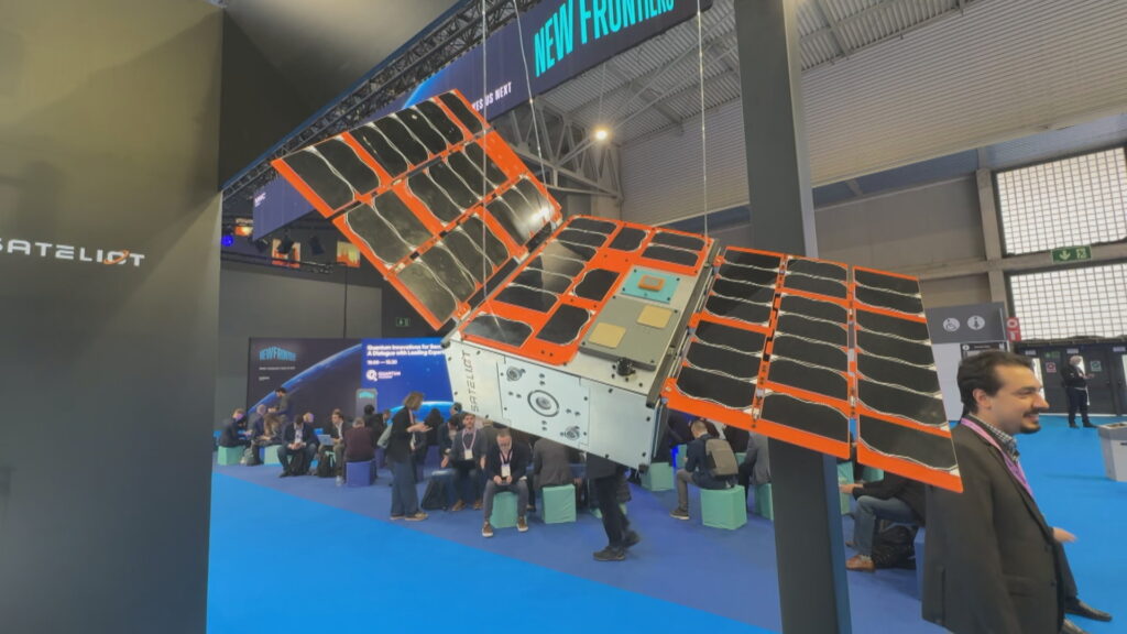 El nanosat&egrave;l&middot;lit de Sateliot