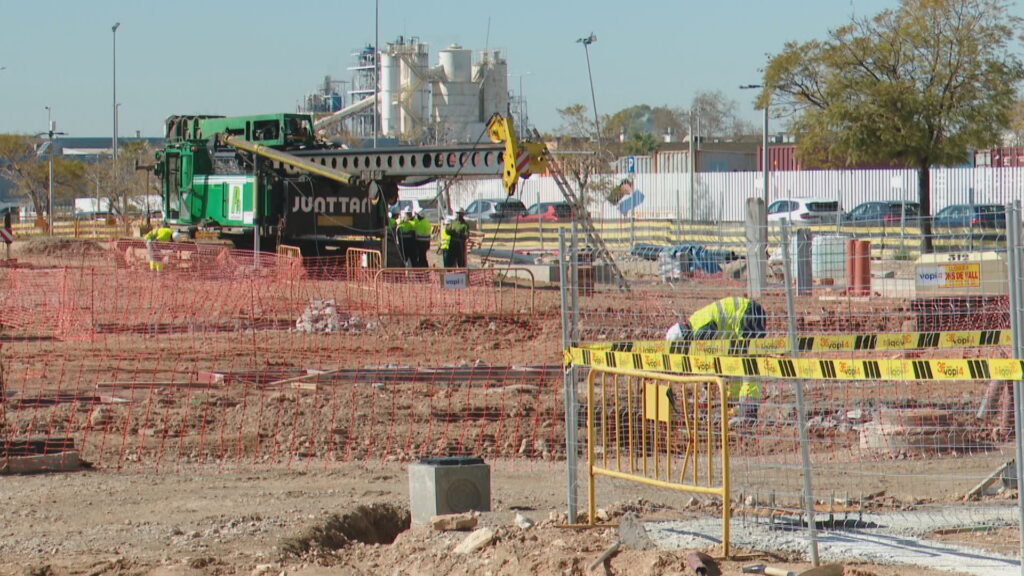 Primera pedra de l'ampliació del DFactory: "Estem construint una cosa única al món" | empresa, noves tecnologies, tecnologia