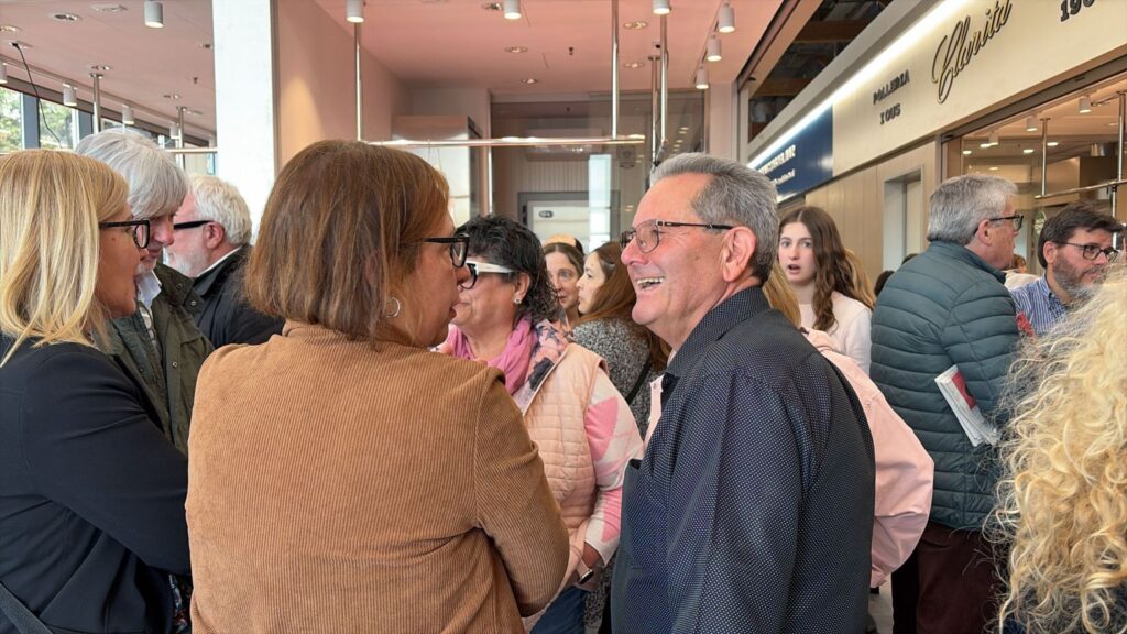 autoritats inauguraci&oacute; oficial nou Mercat de Montserrat