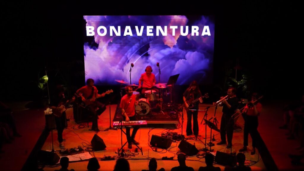 'Orgia', de Miquel Barcelona, agita el Cítric a l'Ateneu Popular 9 Barris | arts escèniques, música en directe