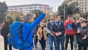Enric Luzán, el català que farà la volta al món a peu: “És la mare de totes les aventures”