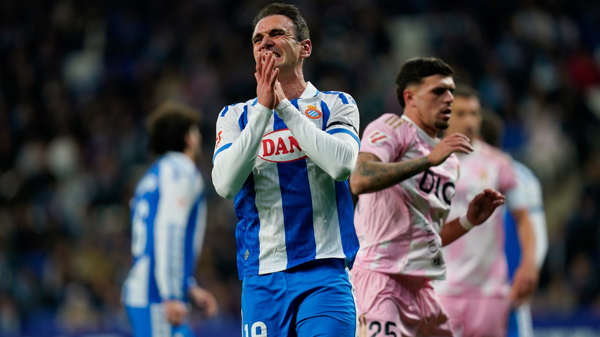 Espanyol-Oviedo: Kike García es lamenta d'una ocasió fallada