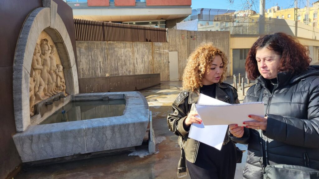 La Barceloneta construye la primera gigante gitana de Barcelona, que lucirá por la Mercè | Barrios, cultura popular, fiestas de la Mercè, gigantes