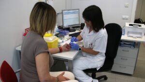 7 de cada 10 infermeres i fisioterapeutes pensen a plegar per problemes de conciliació