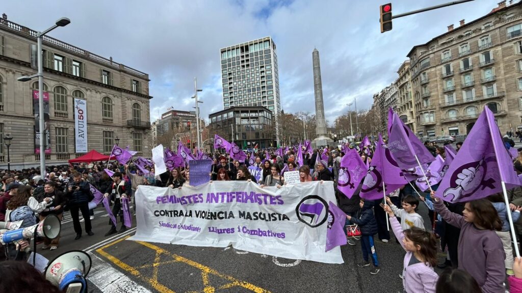 manifestaci&oacute; 8M Dia Internacional de les Dones