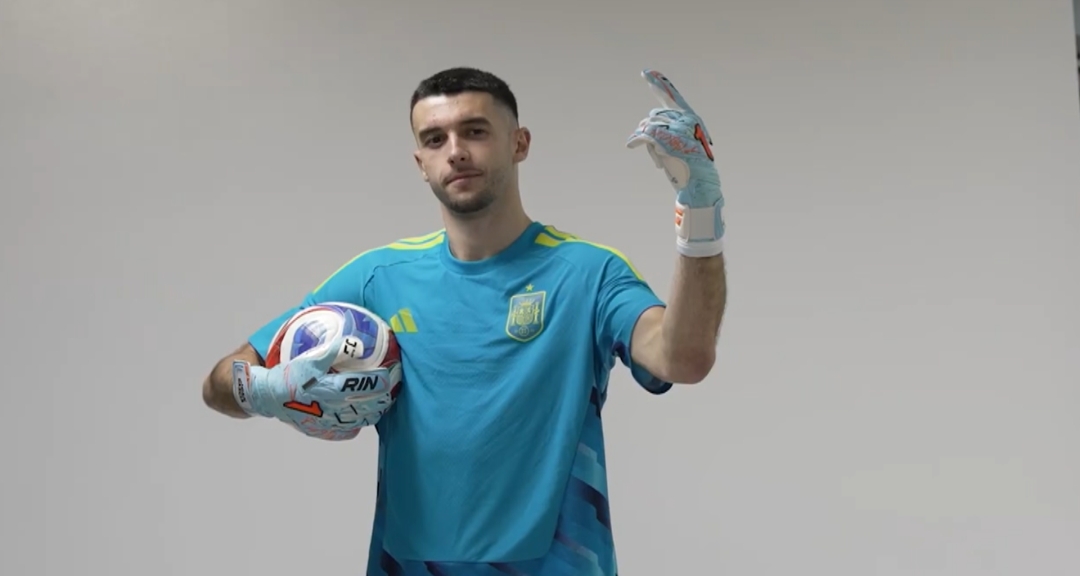 El debut de Joan Garcia amb la selecció espanyola haurà d'esperar al partit de l'RCDE Stadium | FC Barcelona