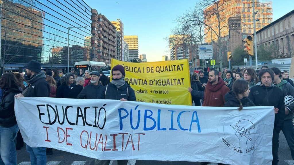 tall tr&agrave;nsit Gran Via vaga d'Educaci&oacute; a Barcelona