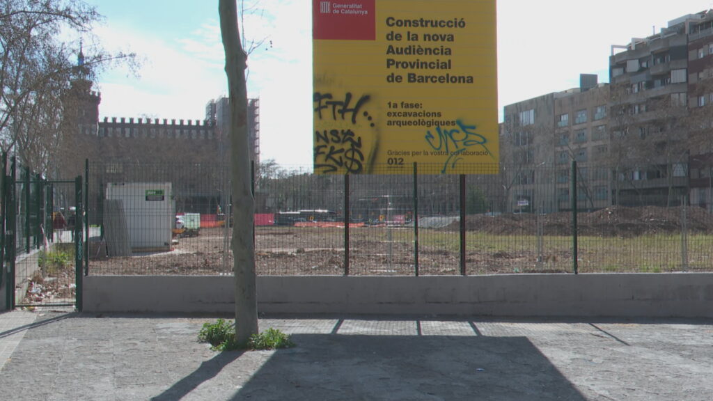 Vuit anys després, es reprenen els treballs arqueològics al solar dels antics jutjats | Barris, Departament de Justícia, jutjats, memòria històrica, solars buits