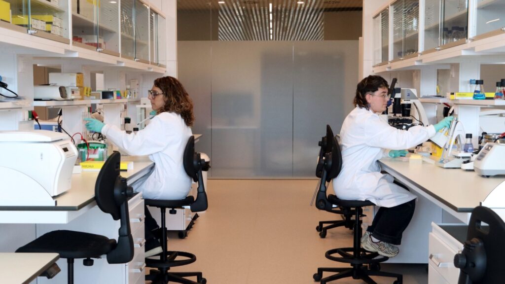 Inaugurat el CaixaResearch Institute, el primer centre de recerca en immunologia de l'estat | ciència, La Caixa, recerca