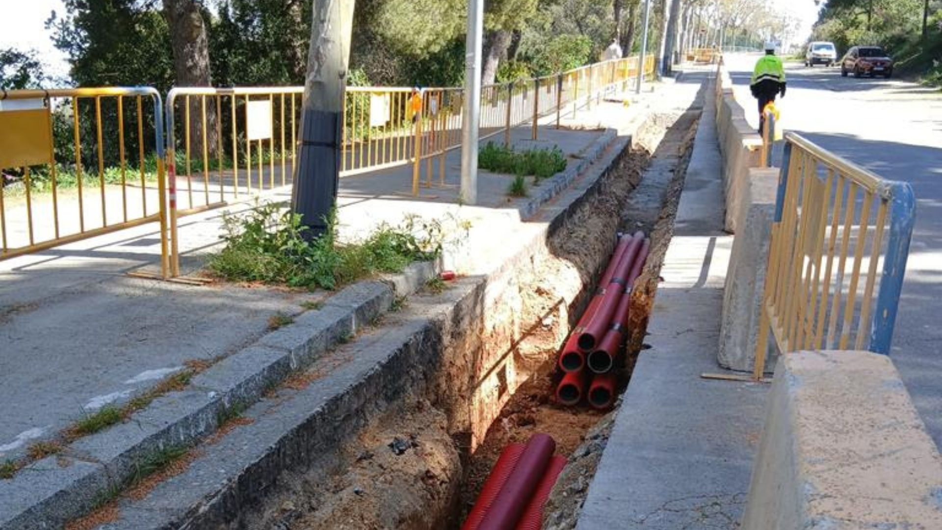 Endesa inverteix 1,4 M€ per renovar una línia elèctrica de més de dos quilòmetres a Montjuïc | electricitat, Endesa, obres