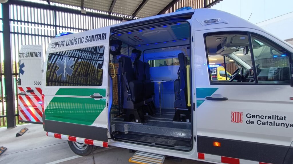 Les noves ambulàncies del SEM podran fer ecografies i analítiques de sang immediates | Accidents, emergències, hospitals, SEM