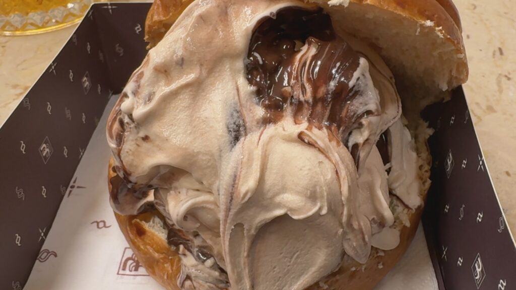Gelateria Bilmonte: tasta a l'Eixample el brioix de gelat que a Sicília es menja per sopar | cuina, Ingredients, Receptes