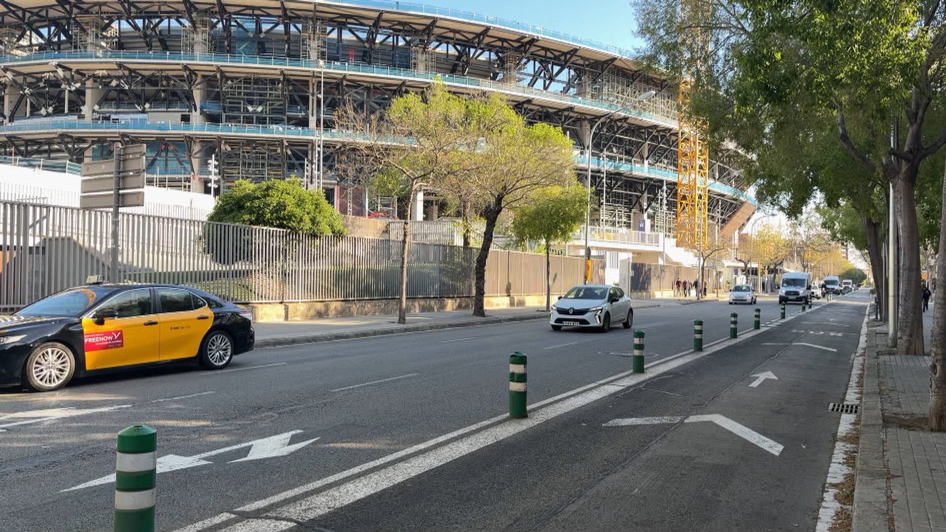 Nova línia de bus a l'entorn del Camp Nou els dies que hi hagi partit del Barça | autobús, Camp Nou, TMB