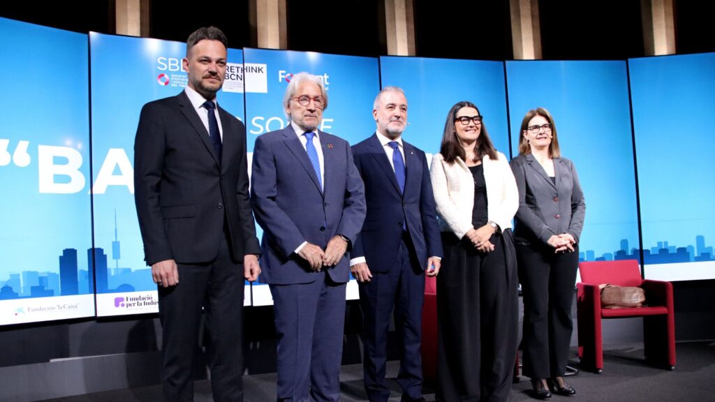 Collboni defensa la intervenció del mercat de l'habitatge des de Foment: "No ens podem resignar" | Foment del Treball, habitatge públic, Jaume Collboni, lloguer