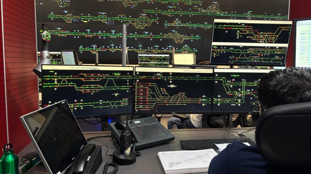 Així és per dins el centre d'Adif que va agreujar el caos de Rodalies: "No s'hauria de repetir" | Adif, Rodalies, tren