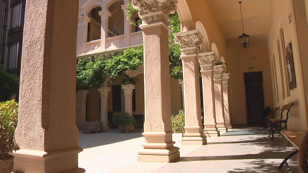 Convents buits a Sarrià: veïnat i entitats els reclamen d'allotjament per a persones sense sostre | Barris, església catòlica, Generalitat de Catalunya, pobresa, sensellarisme, sensesostre, serveis socials