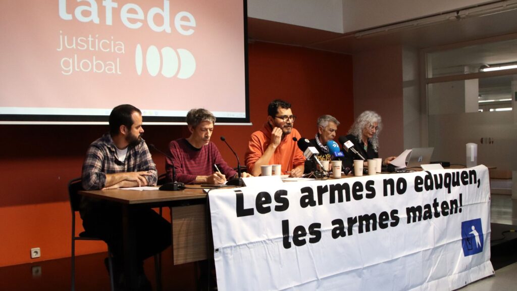 Front comú d'entitats i sindicats contra la presència de mossos d'esquadra als centres educatius | aFFaC, Departament d'Educació, escoles, Mossos d'Esquadra, USTEC