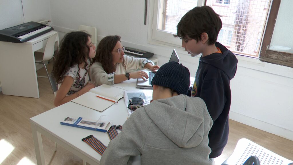 L'escola alternativa Espai Aigua del Guinardó demana l'homologació al Consorci d'Educació | Consorci d'Educació de Barcelona, Departament d'Educació, educació infantil, educació primària, escoles, integració social