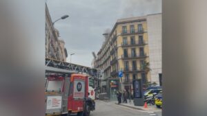 Incendi a Barcelona: un foc crema a l’Hotel Pulitzer del carrer de Bergara