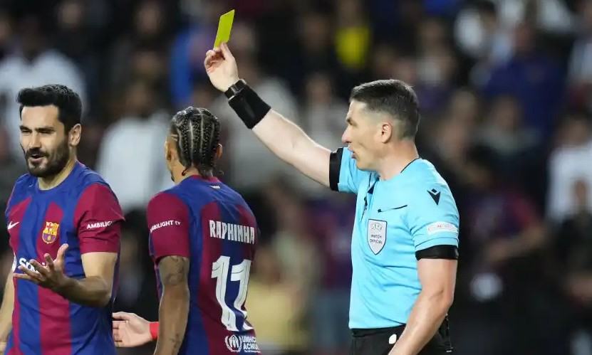 Istvan Kovacs, àrbitre del partit entre el Barça i l'Atlètic de Madrid