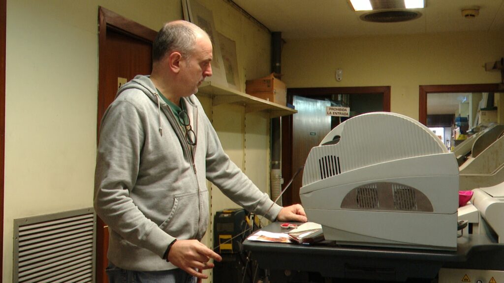 De relíquia a tendència: la fotografia analògica torna amb força entre els joves | fotografia, fotoperiodisme, joves, plataformes digitals