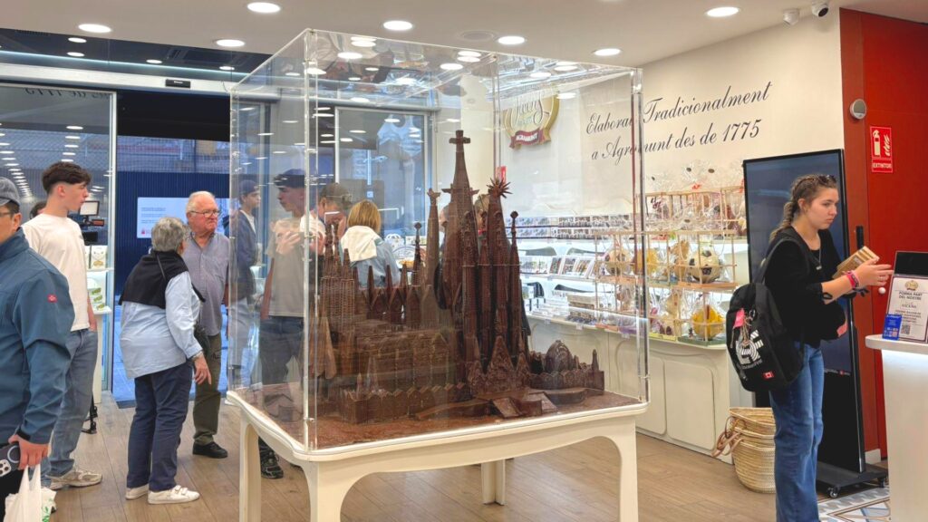 mona sagrada familia torrons vicens