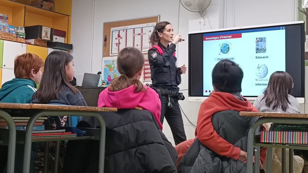 Mossos als centres educatius