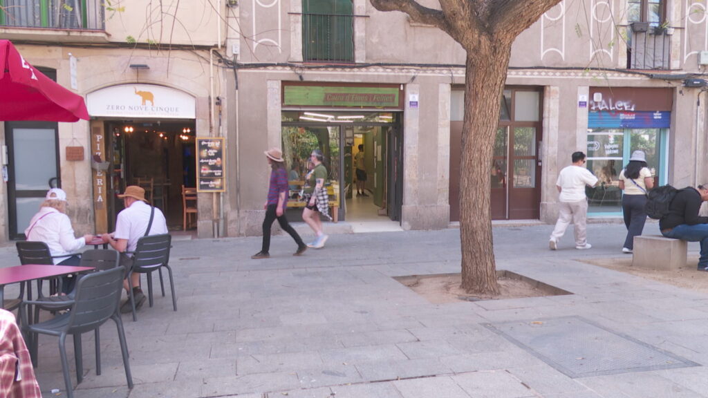 Més eines gratis, més espai i més barri: la Caixa d’Eines i Feines estrena local | Barris, economia col·laborativa, reciclatge, solidaritat