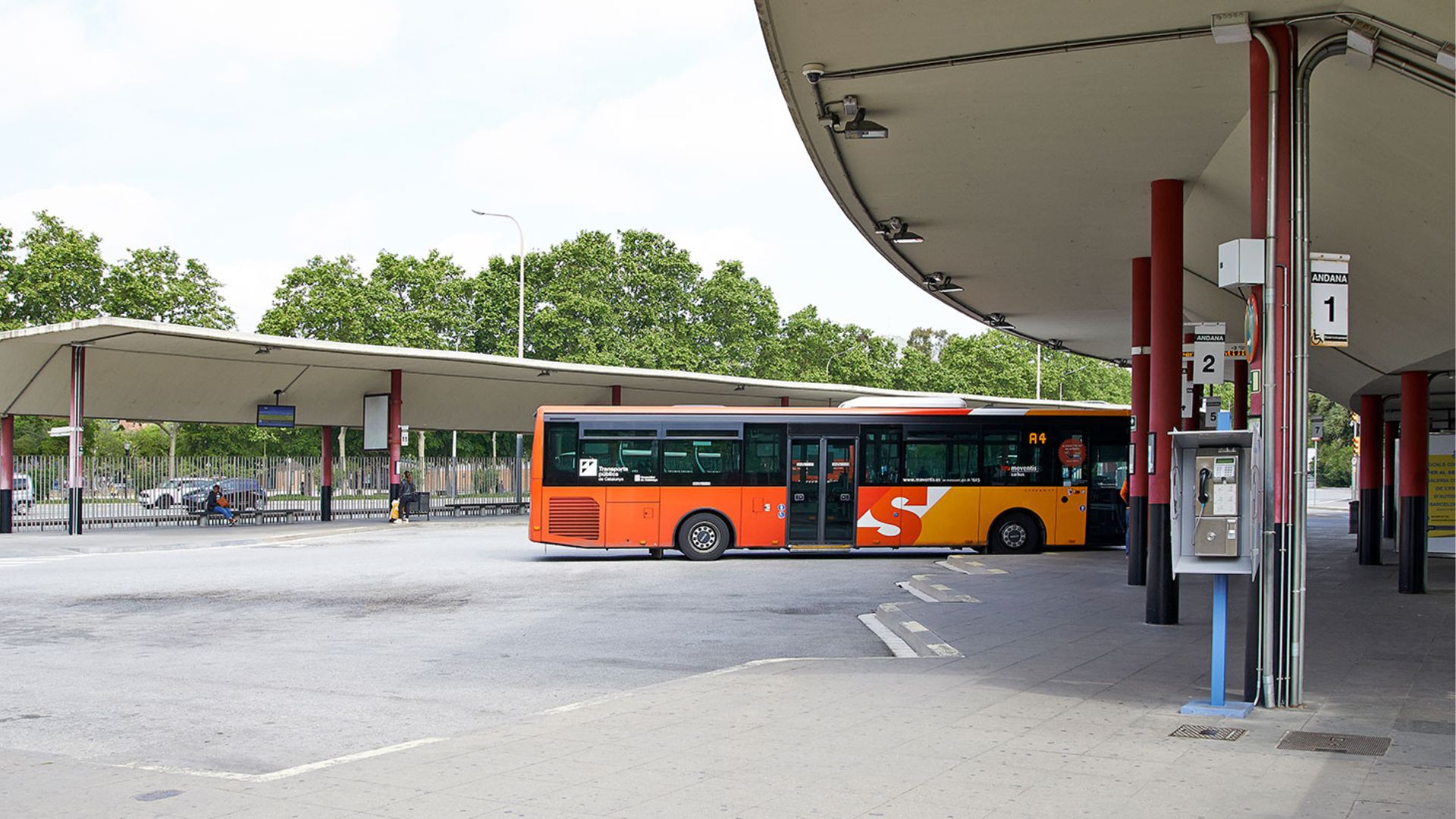 Al juny s'iniciaran les obres per rehabilitar l'estació d'autobusos de Fabra i Puig | autocar, Departament de Territori i Sostenibilitat, obres, transport públic
