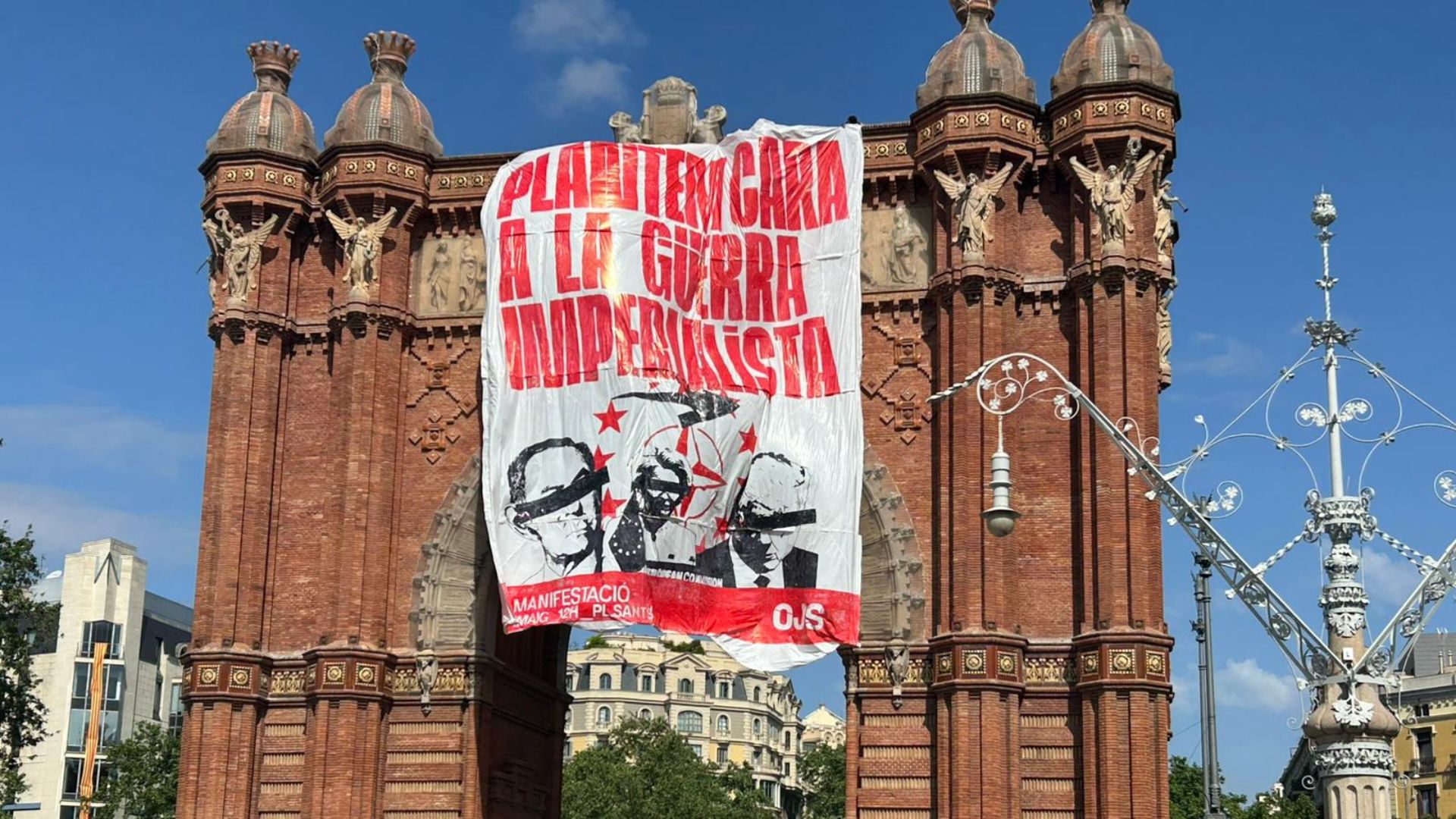 pancarta mani arc de triomf