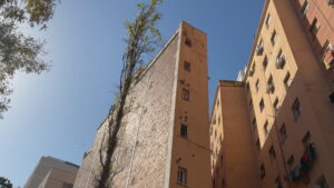La capitalitat d’arquitectura anima els veïns a obrir finestres i balcons a les parets mitgeres