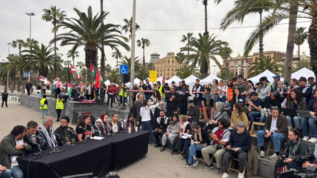 Flotilla abans d'embarcar-se rumb a Gaza