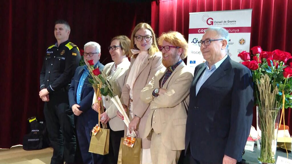 Barcelona encara un Sant Jordi sense la Rambla i amb més lluita contra l'intrusisme | Guàrdia Urbana, llibre, llibreries, roses, Sant Jordi